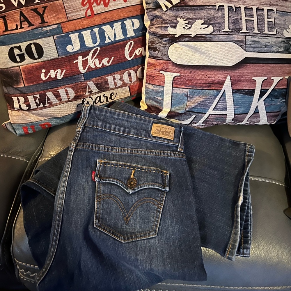 Levi’s Slender Bootcut 526 Jeans
